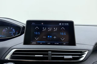 Peugeot 3008 1.2T GT Line 130pk | Navigatie | Achteruitrijcamera | Climate Control | LED koplampen | Handsfree kofferklep | Keyless Entry & Start | Apple Carplay & Android Auto | 19'' Lichtmetalen velgen | 1.400kg trekgewicht | 1e eigenaar / 20