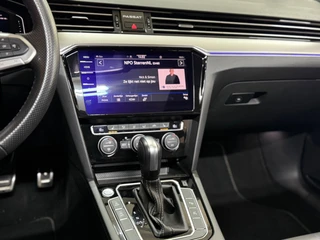 Volkswagen Passat Variant 2.0 TSI R-line Executive Business | VOL! | PANO | IQ.LIGHT | Dynaudio| Virtual | Leder | HuD | Trekhaak / 34