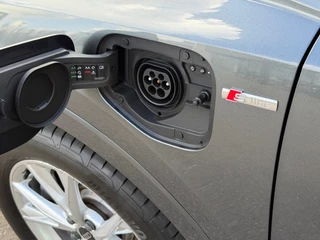Audi Q3 45 TFSI e S-line Panoramadak | Leder | Sonos | Carplay | Led | Camera | Dode hoek | Elek. achterklep | Rijklaar incl. garantie / 29
