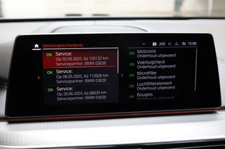 BMW 5 Series Touring 520i High Executive M Sport Pakket Automaat  / Live Cockpit Professional / Driving Assistant / Head-Up Display / Comfortstoelen / Achteruitrijcamera /  19 Inch / Exklusivleder 'Nappa' / DAB / Stoelverwarming / Hifi / Extra Getint Glas / Ambiance Verlichting / 27