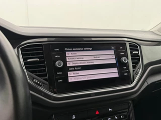 Volkswagen T-Roc 1.5 TSI Sport | Trekhaak | Adaptive Cruise | Stoelverwarming | Digital Dash | CarPlay / 20