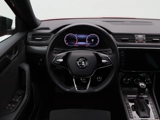 Škoda Superb Combi 1.5 TSi 150 Pk Automaat Sportline Business | Panoramadak | Trekhaak | Virtual Cockpit | Adaptive Cruise | Camera | LED | 19 Inch | 53.466 Km! / 39
