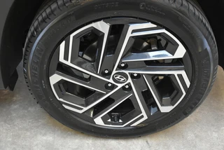 HYUNDAI Tucson 1.6 T-GDi Plug In Hybride Premium Sky I Schuifdak | Navi | 360 Camera | Electr stoelverst. | PDC . / 15