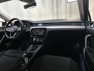 Volkswagen Passat Variant 1.5 TSI 150pk DSG Comfort Business Navigatie Parkeersensoren App-Connect / 4