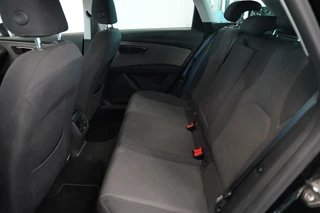 SEAT Leon ST 1.0 EcoTSI Style Business Intense  Navigatie CruiseControl Trekhaak! / 23