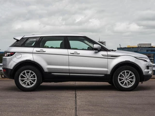 Land Rover Range Rover Evoque 2.2 TD4 4WD 150 PK Pure | Trekhaak | Leder/Alcantara |  Cruise control | Parkeersensoren | 17" / 7