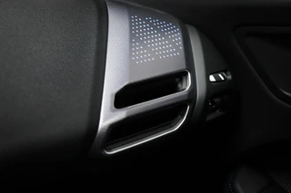 BMW 1-serie 123 xDrive | INNOVATION PACK | PANORAMADAK | STUURVERWARMING | MASSAGE |  HEAD UP | 360 CAMERA | 19" / 42