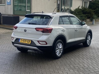VOLKSWAGEN T-Roc 1.0 TSI 110pk Life Business / 5