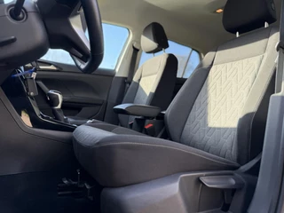 Volkswagen T-Cross 1.0 TSI Life Edition | Clima | Adaptive Cruise Virtual Dashboard | / 6