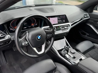 BMW 3 Serie 318i Executive Edition Sport Line I LED I Carplay I Sportstoelen / 21