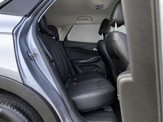 Opel Grandland X 1.2 Turbo Business Executive 130 pk  | 1e eigenaar | dealer onderh. | leder interieur | navigatie | camera | carplay / 20