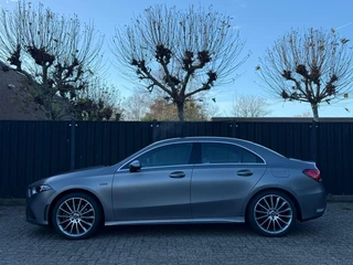 Mercedes-Benz A-klasse 250 e AMG Line / 6