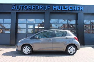 Toyota Yaris 1.3 VVT-I ASPIRATION Navigatie / Trekhaak / Cruise control / 4