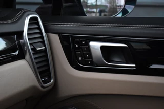 Porsche Cayenne 3.0 E-Hybrid Sport Chrono  | Pano | Trekhaak | 360 Camera | Bose | Stuurverwarming | Luchtvering | Orig. NL | / 31