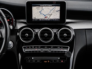 Mercedes-Benz C-klasse Estate 180 Premium | LED | Trekhaak | Camera | Apple CarPlay/Android Auto | Stoelverwarming | Dodehoekdetectie | Dealeronderhouden / 23