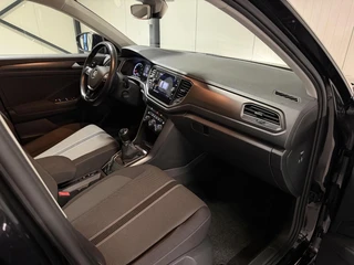 Volkswagen T-Roc 1.0 TSI Style Carplay Cruise Trekhaak NAP / 28