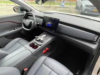 Voyah Courage Business Edition 80 kWh / 6