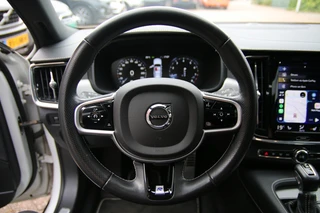 Volvo V90 2.0 T4 R Design Pano | Trekhaak | Apple carplay | Pilot assist | / 24