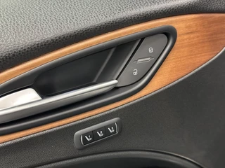 Alfa Romeo Stelvio 2.0 T AWD TREKHAAK LEER NAVI CRUISE ECC. / 19