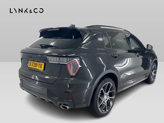 Lynk & Co 01 1.5 PHEV 262PK Black optic Adapt.Cruise 360° Cam Carplay Plug-in Stoelverw Vol opties! / 17