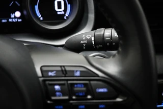 Toyota Yaris 1.5 Hybrid Dynamic | STOELVERWARMING  LED | CIMA | DAB  | APPLE | CAMERA / 32