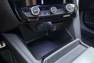 Opel Mokka 1.2 Turbo Automaat GS | 130PK | Achteruitrijcamera | Apple Carplay/Android Auto | Climate Control | Two Tone / 26