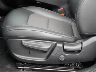 Kia EV6 Light Edition 63 kWh  - Stoel-/stuurverwarming - Apple CarPlay/Android Auto - Navigatie - Cruise Control - Fabrieksgarantie tot 03-2032 / 20
