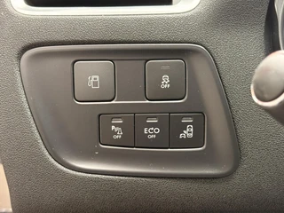 Citroen C4 1.2 PureTech Feel Collection Parkeersensoren Voor en Achter, Navigatie, Bluetooth, trekhaak, Cruise Control / 22
