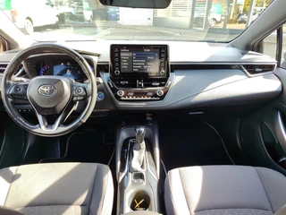 Toyota Corolla Touring Sports 1.8 Hybrid Style TREKHAAK BLIND SPOT STOEL/STUURVERW PARK-SENSOREN HEAD-UP EL-ACHTERKLEP APPLE/ANDROID 16'' LM-VELGEN AD-CRUISE CLIMA / 9