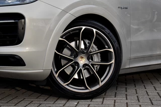 Porsche Cayenne Coupé 3.0 E-Hybrid Lightweight  | ACC | 22'' GT Design | Matrix PDLS+ | Carbon Dak | Luchtvering | 360 Camera | / 34