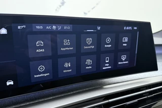 Peugeot e-3008 GT Long Range 230 97 kWh | DEMO | 8 jaar garantie | Panoramisch schuifdak | Stoelverwarming voor en achter | Alcantara bekleding | Navigatie | Camera / 42