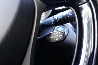Toyota C-HR 1.8 Hybrid Executive  | Dealer onderhouden | NAVI | Camera | Trekhaak | Cruise control | / 31