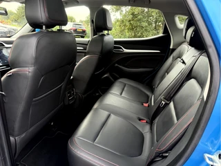 MG ZS EV MG EV Luxury 50 kWh  Panoramadak, Trekhaak, App Connect / 6
