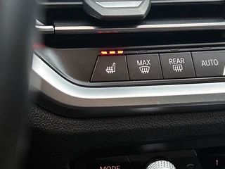 BMW 3-serie 330e xDrive | Dravit Grau | Camera | Stoelverwarming | Memory Stoelen | / 20
