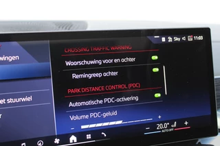 BMW X5 xDrive50e M-Sport Pro  | Vierwielbesturing | Trekhaak | Spoilerpakket | H&K | Panoramadak | Luchtvering / 48