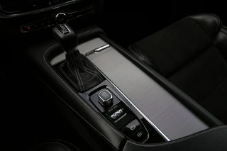 Volvo V90 2.0 T4 R Design Pano | Trekhaak | Apple carplay | Pilot assist | / 20