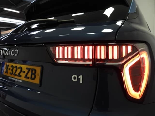 Lynk & Co 01 1.5 PHEV Plug-In ZWARTE HEMEL/360CAM/SCHUIFDAK/LED/20"LMV! / 39