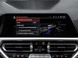 BMW 3-serie Touring M340i xDrive High Executive M Sport B58 | Panoramadak | Laser LED | Driving Assistant Prof | Trekhaak | HUD | Keyless | Memory | Ambianceverlichting | 19" | Dealeronderhouden | incl. BTW / 32