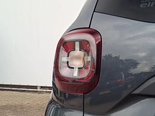 Dacia Duster 1.2 TCe 126pk Comfort Airco Cruise Trekhaak Hoge instap / 32