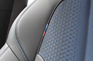 BMW 1 Serie 118i Business Edition  | M-Sport | Origin NL | Camera | Trekhaak | Navigatie / 52