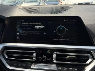 BMW 3-serie Touring 330e M sport ACC Trekhaak / 25