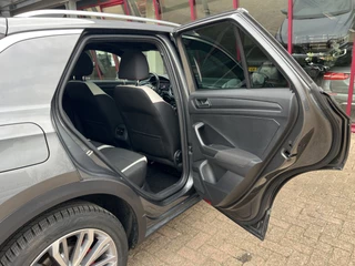 Volkswagen T-Roc 2.0 TSI 4Motion Sport  | Pano | ACC | LED |Camera | Trekhaak | Stoelverw. | / 37