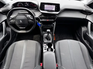 Peugeot 2008 1.2 PT Allure | 130 PK | Trekhaak | Navigatie | NL-Auto | Parkeersensoren | Climate Control | / 11
