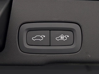 Volvo XC60 2.0 T8 AWD+ Black Edition Pano | Harman/Kardon | 360 camera / 20