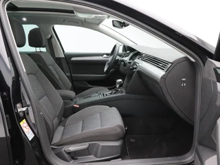 Volkswagen Passat 1.4 TSi 218 Pk PHEV GTE Business | Panoramadak | Camera | Adaptive Cruise | Stoelverwarming | Navigatie | CarPlay | 17 Inch | 73.094 Km !! / 43