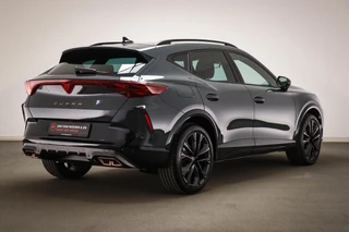 CUPRA Formentor 1.5 TSI e-Hybrid Business | NIEUW | ECLIPSE PACK | MATRIX LED | STUURVERWARMING | DAB | APPLE | CAMERA | 19" / 2