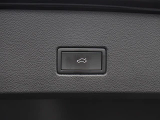 Volkswagen T-Roc 1.5 TSi R-Line Business 150 Pk Automaat | Trekhaak | Carplay | Virtual Cockpit | Adaptive Cruise | Keyless | Elektrische Achterklep | 18 Inch / 20