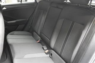 Volkswagen T-Roc 1.5 TSI 150pk 7-DSG Life Business / 12
