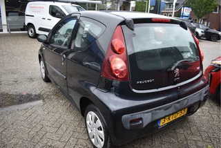 Peugeot 107 1.0 Active BOEKJES , NAP EN ONDERHOUDSHISTORIE / 10