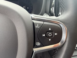 Volvo XC60 2.0 B4 Momentum Business  | Keyless | LED | Apple/Android | PDC v+a incl. Camera | Google | Elekt. Klep / 22